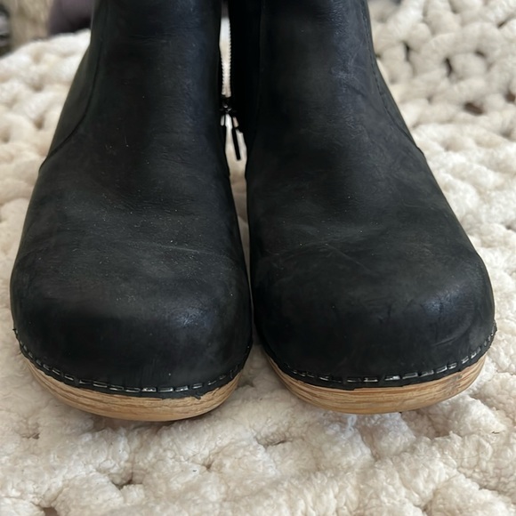 Dansko Maria Nubuck Ankle Clog Boot Black Low Heel 40 US9.5 - Picture 2 of 7